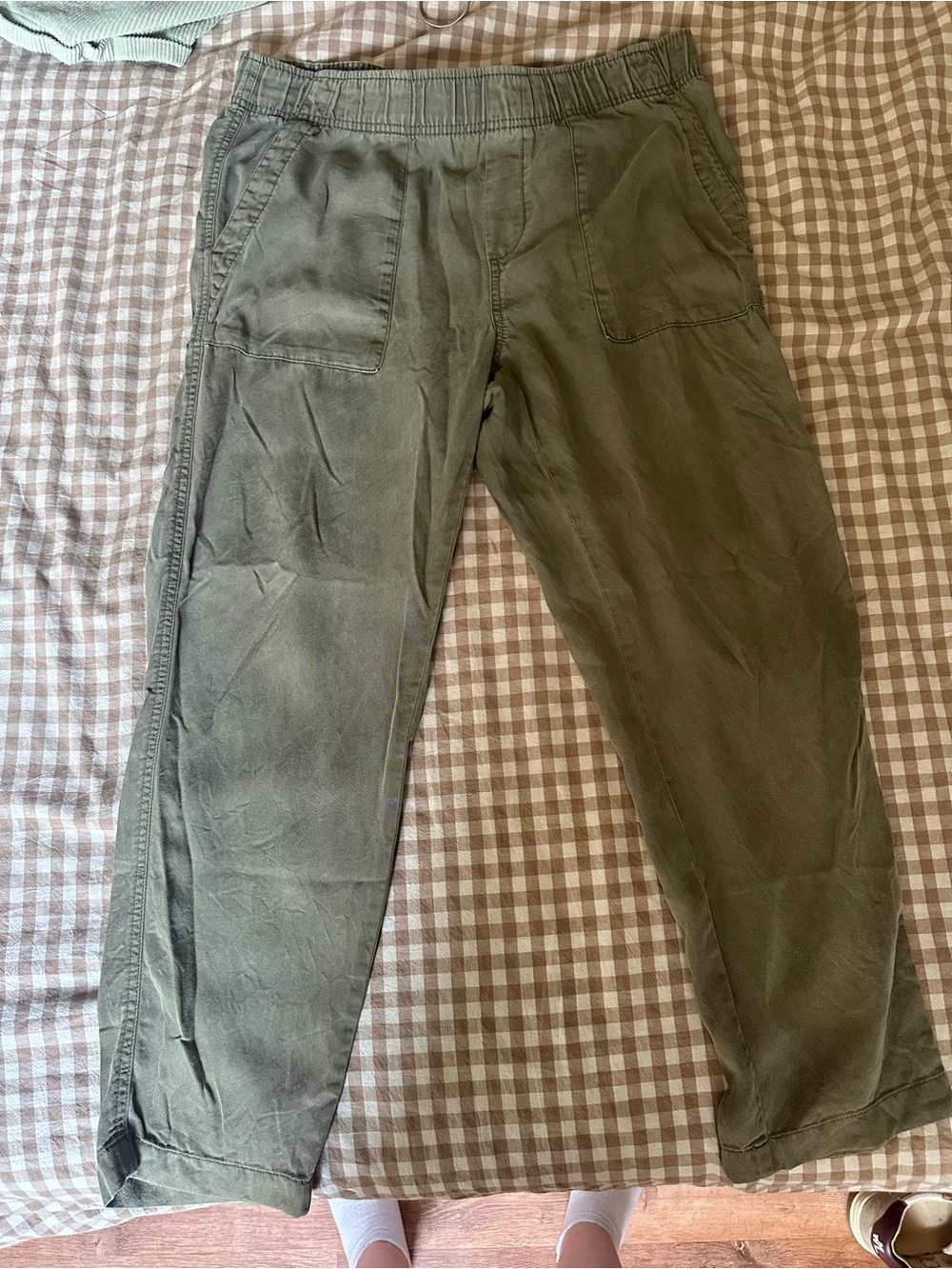 Olive Green Women’s Casual Ankle Pants